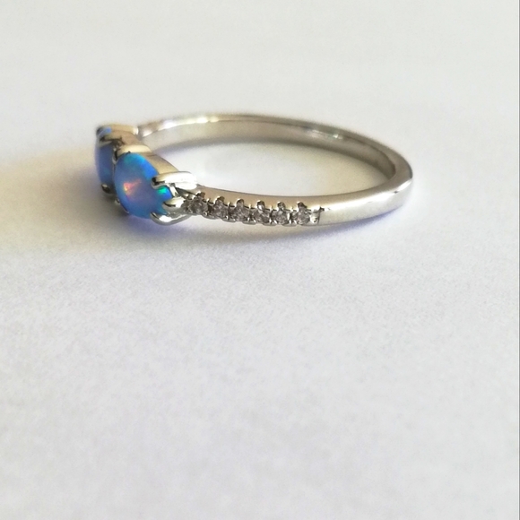 Opal Ring. Size 8. - Picture 2 of 4